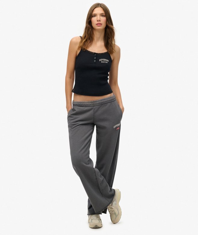 Athletic Essentials Κεντημένη μπλούζα με κουμπιά Athletic Essentials Κεντημένη μπλούζα με κουμπιά