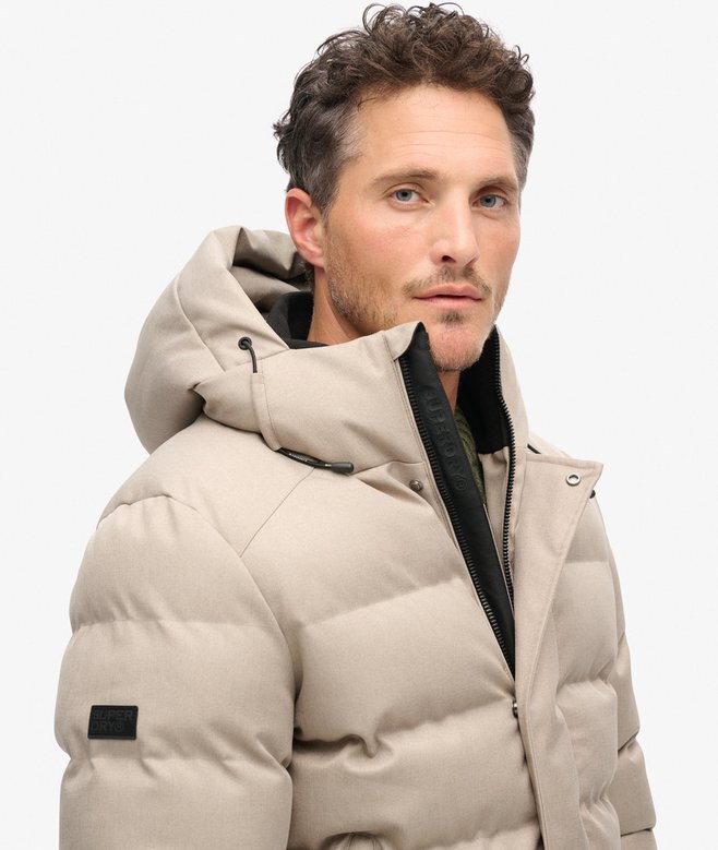 Αθλητικό Puffer μπουφάν με κουκούλα από τουίντ Αθλητικό Puffer μπουφάν με κουκούλα από τουίντ