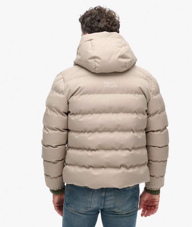 Αθλητικό Puffer μπουφάν με κουκούλα από τουίντ Αθλητικό Puffer μπουφάν με κουκούλα από τουίντ