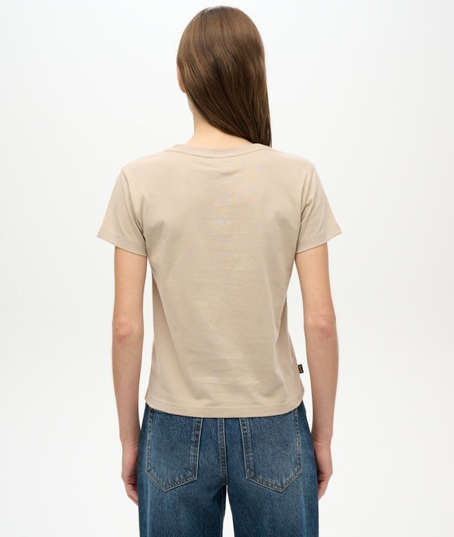 Essential Logo Fitted T-shirt Essential Logo Fitted T-shirt