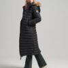 Μακρύ Hooded Puffer παλτό από συνθετική γούνα και ελαφριά επένδυση