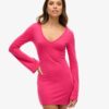 Μίνι φόρεμα bodycon με φαρδιά μανίκια Μίνι φόρεμα bodycon με φαρδιά μανίκια