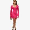 Μίνι φόρεμα bodycon με φαρδιά μανίκια Μίνι φόρεμα bodycon με φαρδιά μανίκια