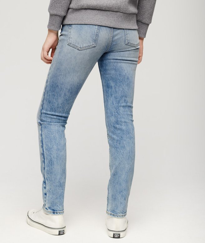 Σλιμ τζιν μεσαίου ύψους από Organic Cotton Σλιμ τζιν μεσαίου ύψους από Organic Cotton