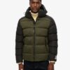 Sport Puffer με κουκούλα και χρωματικά μπλοκ Sport Puffer με κουκούλα και χρωματικά μπλοκ