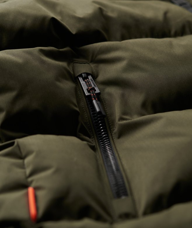 Sport Puffer με κουκούλα και χρωματικά μπλοκ Sport Puffer με κουκούλα και χρωματικά μπλοκ
