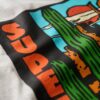 T-shirt με γραφικό ταξιδιωτικής καρτ ποστάλ