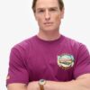 T-shirt με στάμπα «Travel Postcard Chest» T-shirt με στάμπα «Travel Postcard Chest»