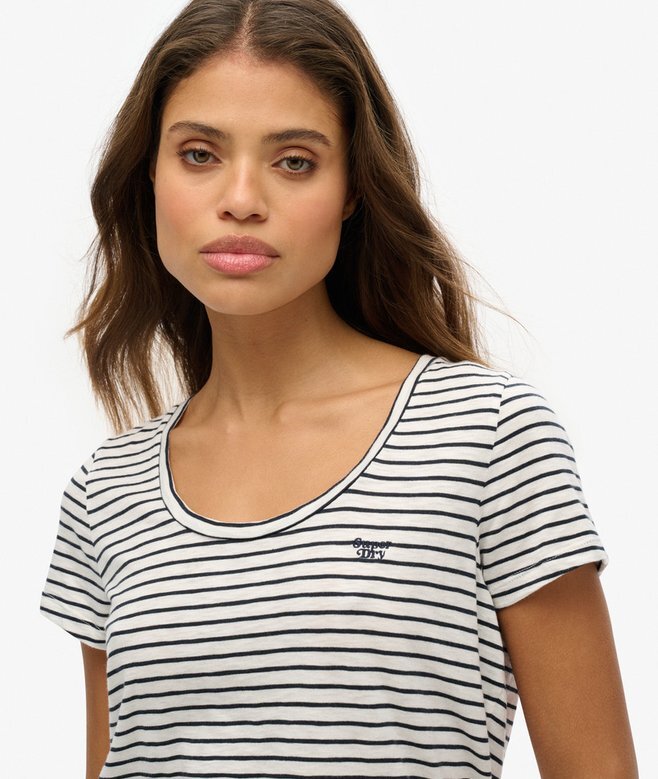 T-shirt με στρογγυλό λαιμό T-shirt με στρογγυλό λαιμό