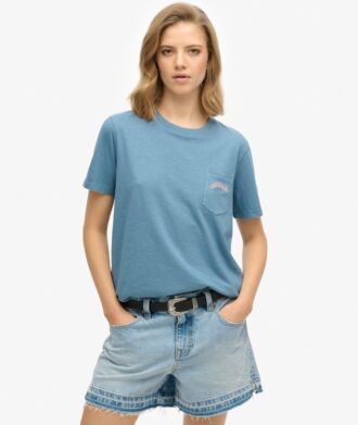 T-shirt με τσέπη και βαμμένο λογότυπο