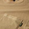T-shirt με τσέπη με ραφές σε αντίθεση
