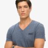 T-shirt με V λαιμόκοψη και λογότυπο Organic Cotton Essential