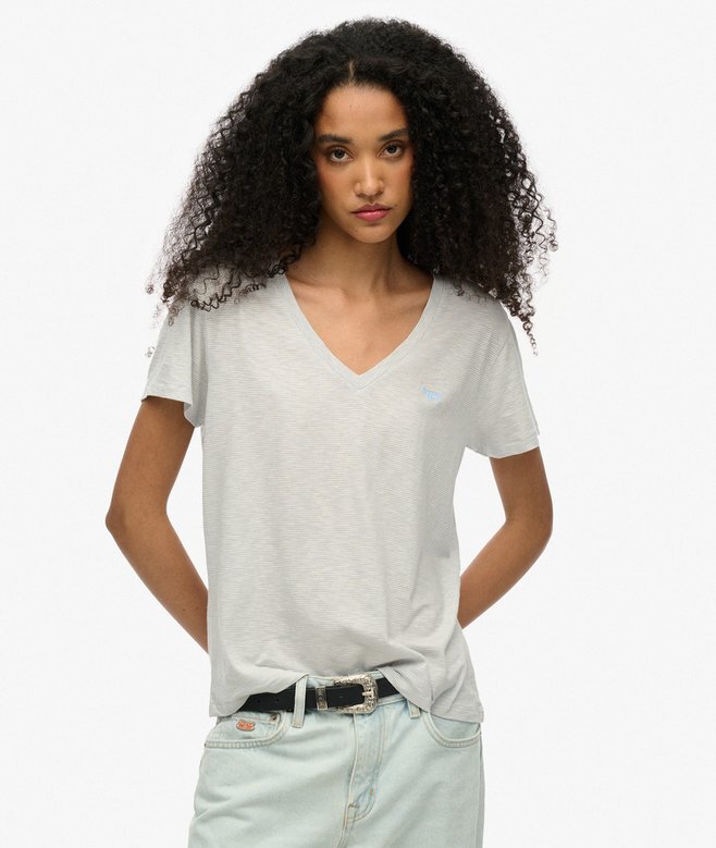 T-shirt με V-neck και κεντημένο σχέδιο T-shirt με V-neck και κεντημένο σχέδιο