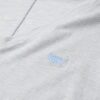 T-shirt με V-neck και κεντημένο σχέδιο T-shirt με V-neck και κεντημένο σχέδιο